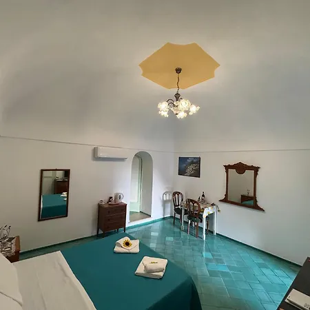 House Free Wi-fi And Air Condition Bed & Breakfast 3*